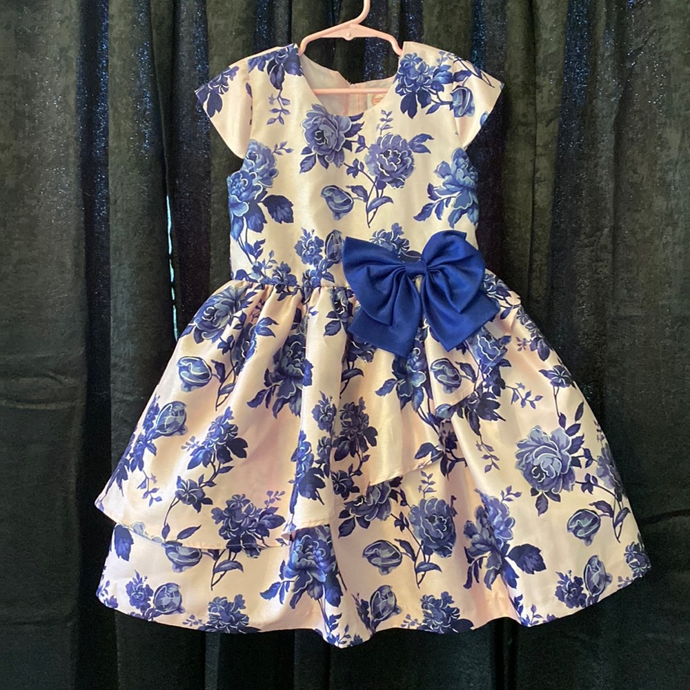 Little Girls Size 7 flowered Pink and Navy Blue dress